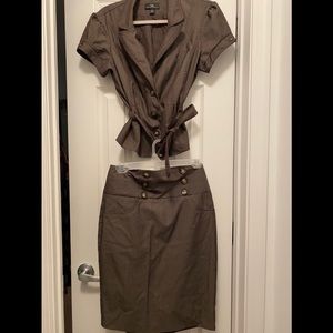 Women’s gray IZ dress set.  Skirt size 9/top XL.